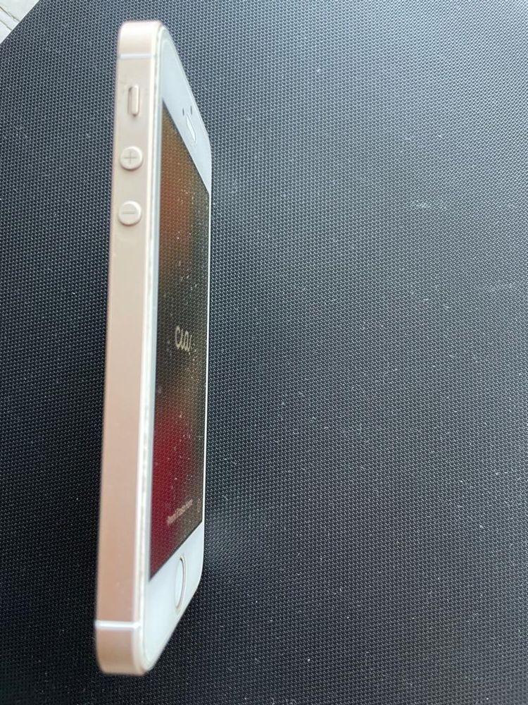 Продается iPhone SE Gold