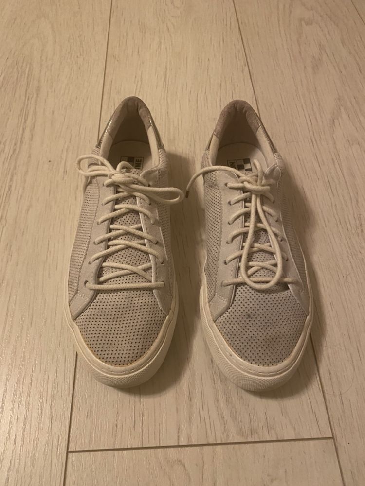 tenisi pt.fete,marca "No Name",marinea 38,piele naturala,crem,sireturi
