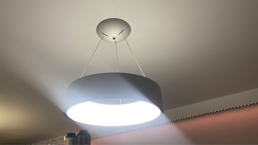 Lampa LED suspendata