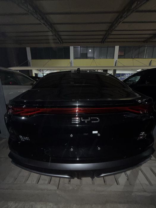 Byd han L 2025 год Двумя моторами.