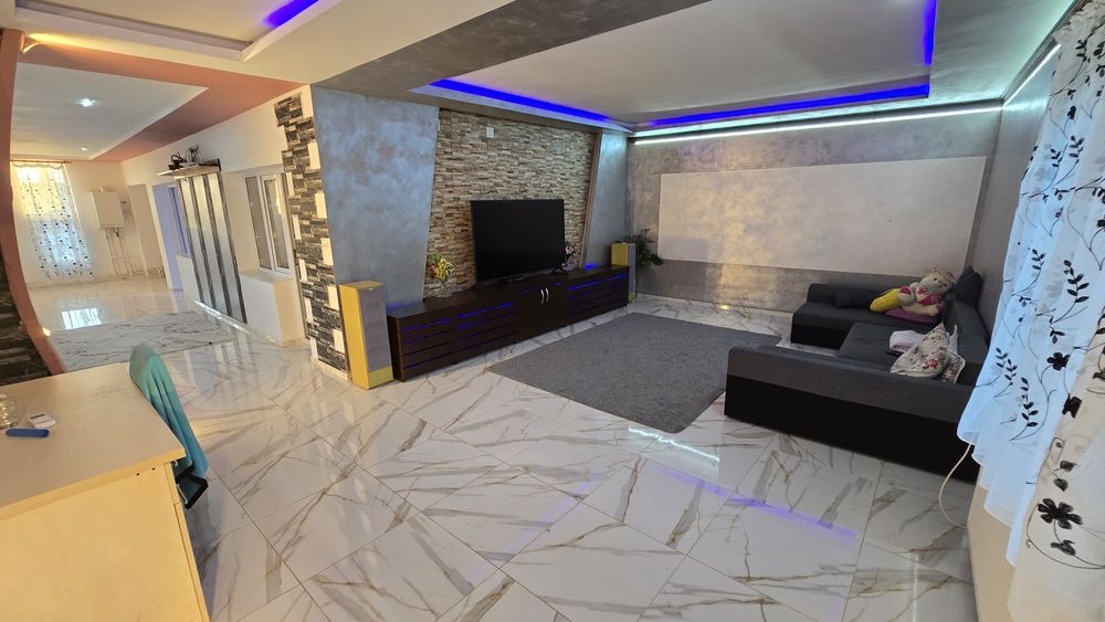 Vand /schimb CASA 130mp locuibili+M