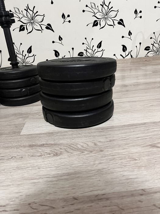 Vând set complet de gantere – 2 bare + 12 discuri!