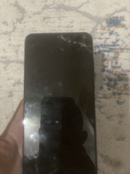 HUAWEI не знаю какои