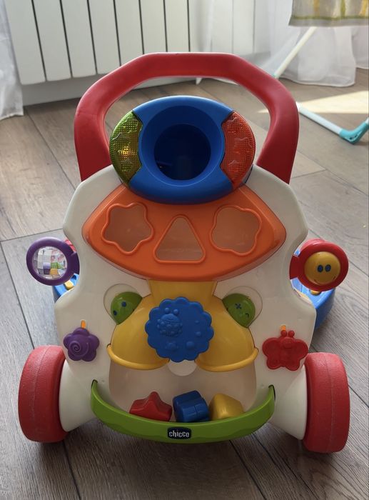 Ходунки CHICCO, стол для кормление и коврик для игр