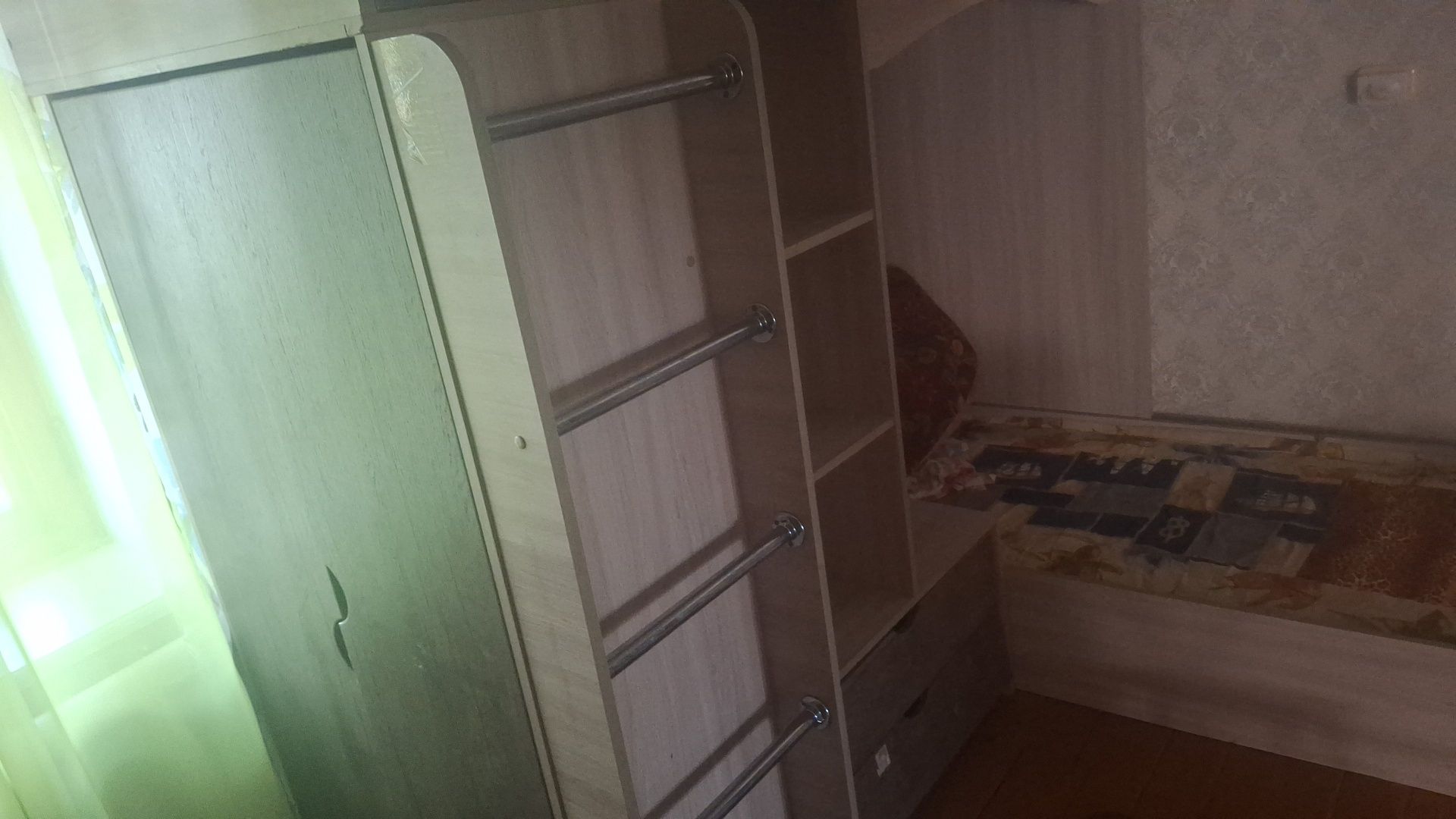 Продам двухярусную кровать со шкафом как гарнитур