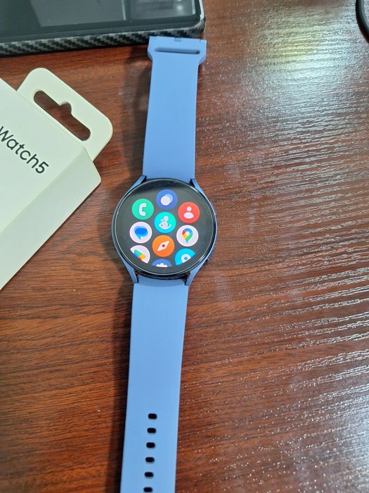 Samsung galaxy smart wach 5 aqilli soat srochna sotiladi holati yangi