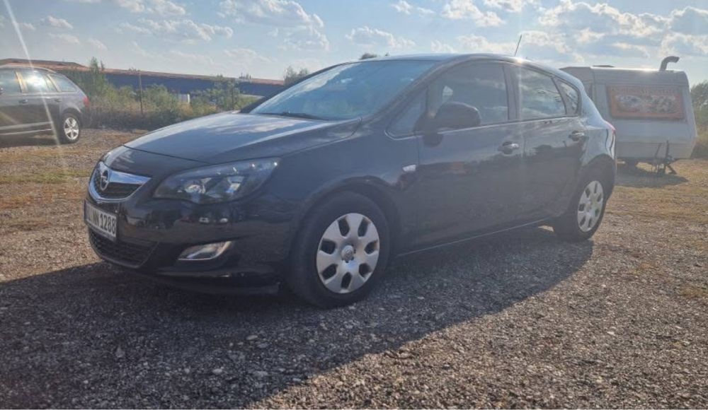 Opel Astra J an 2012 1.7 cdti - scurta