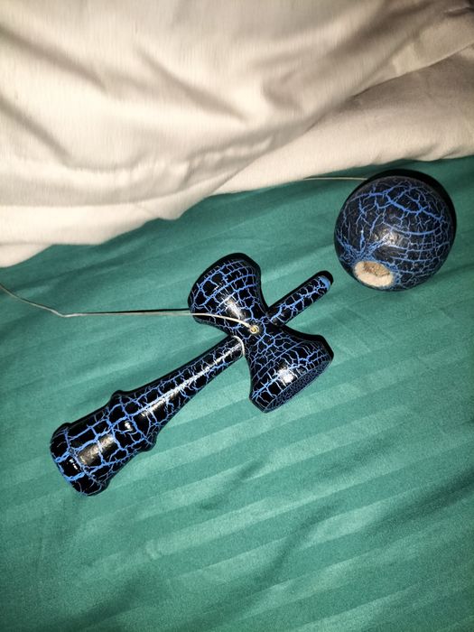 Vând kendama nu e stricată