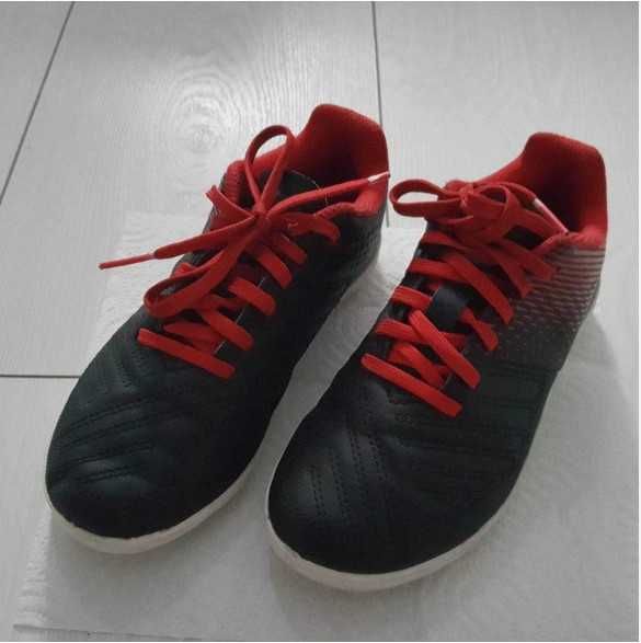 Нови детски футболни маратонки / кецове KIPSTA, 37 номер