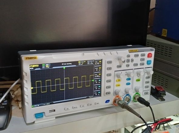 Цифров осцилоскоп FNIRSI 1014D, 2 канала, 100 MHz, 1 GSa/s