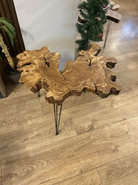 Уникална холна масичка от маслина и метал