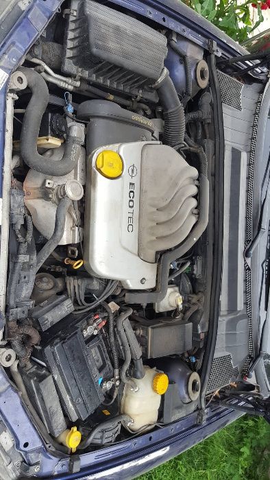 Opel Vectra 1.6-101k.c. - НА ЧАСТИ