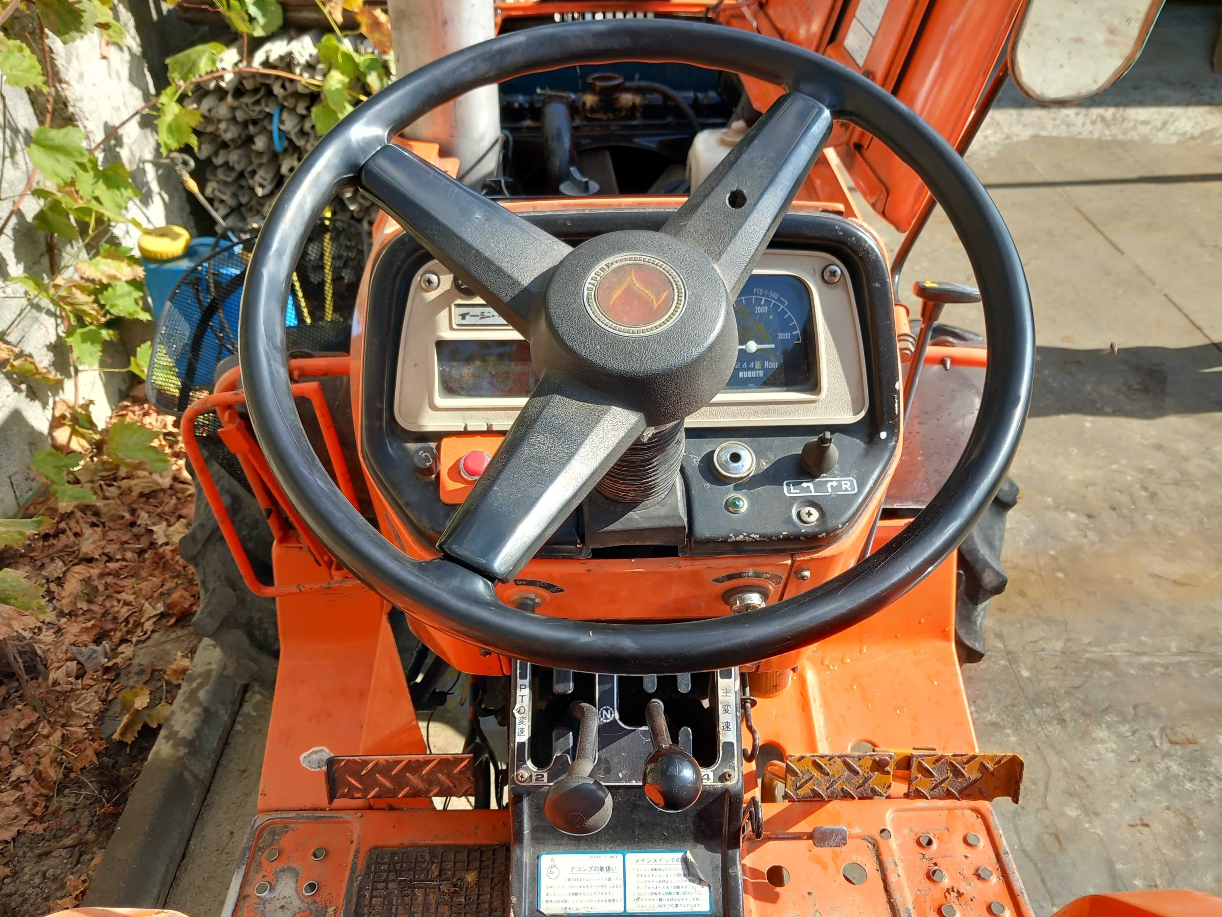 Трактор KUBOTA ZL2402DT