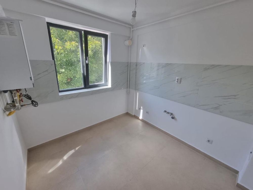 Apartament 2 camere, pret negociabil