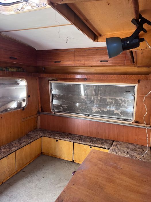 Продавам малка каравана