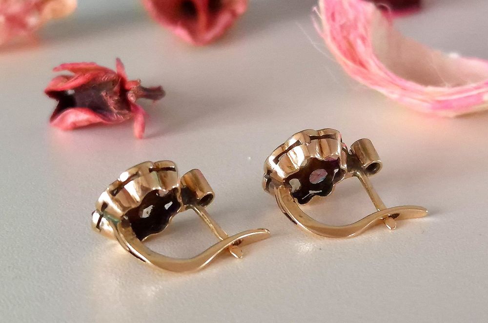 Cercei vechi din aur de 14K si 0.90 ct Diamante naturale cu certifica