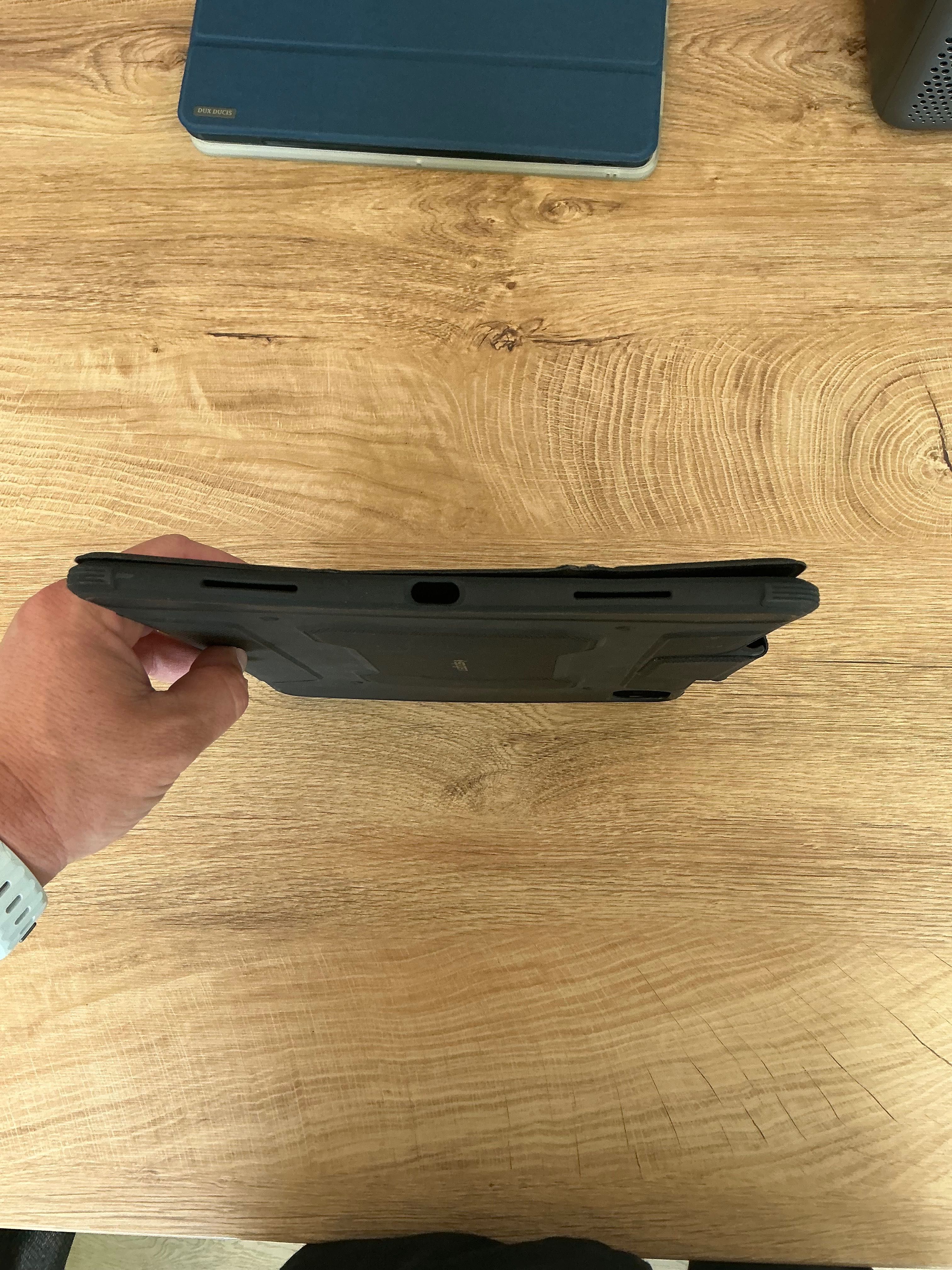 Husa Spigen Rugged Armor Ipad 12.9 5th si 6th