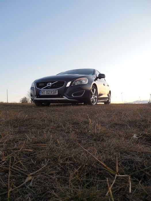 VOLVO S60 D5 2011