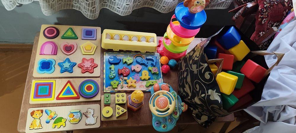 Продам набор развивающих игрушек