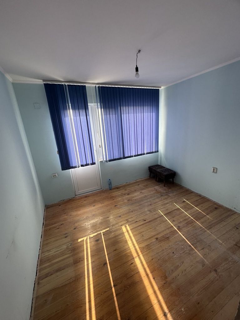 Продава се Четиристаен апартамент в Хасково, Куба - 96 кв.м за 1169 €/кв.м - Снимка #1