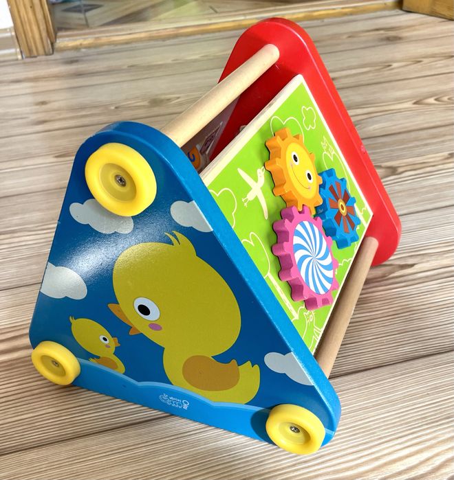 Развивающая игрушка треугольник