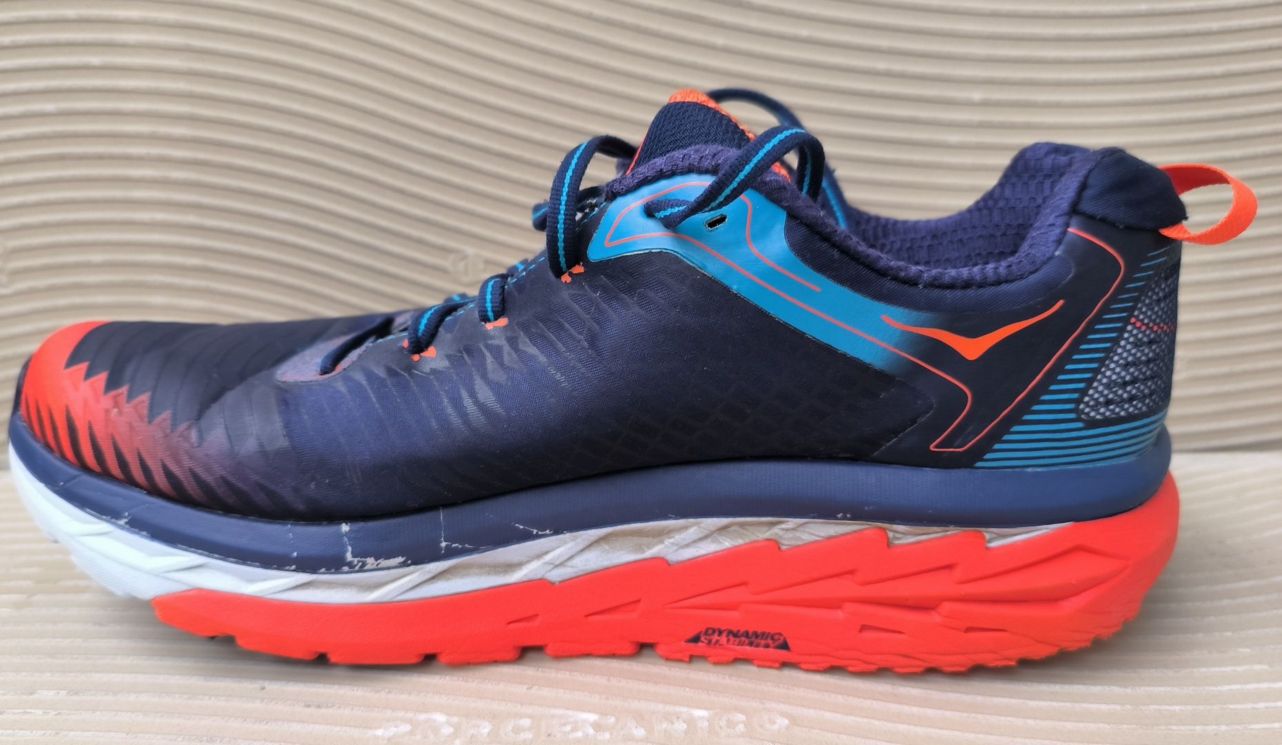 Hoka One One Arahi номер  44,1/3