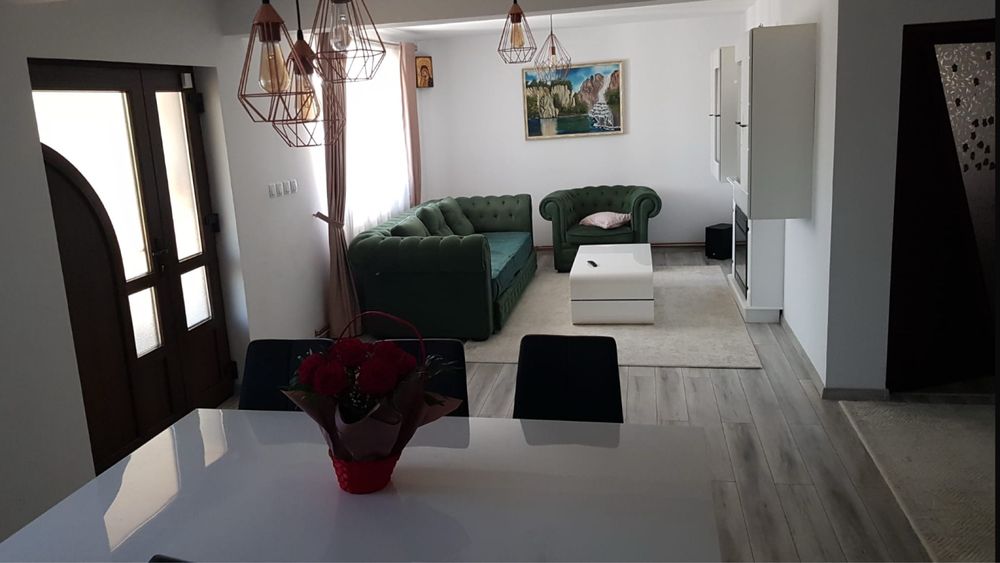 Persoana fizică vând Casă Modernă Ciurbesti /Miroslava