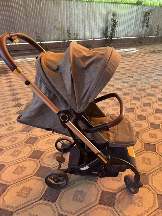 Коляска детская продается почти новая фирма Teknum