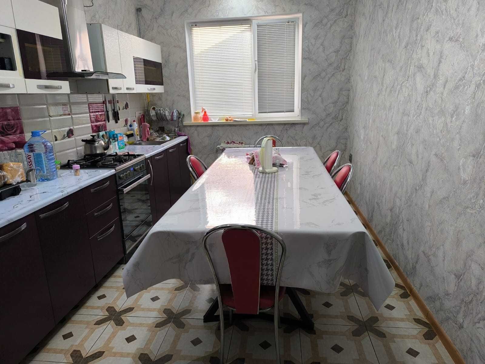 Продается большой дом в связи переездом.
