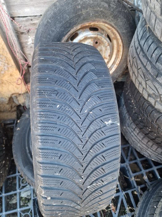 Vând cauciucuri diverse mărimi