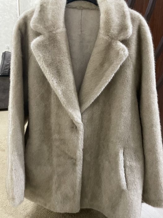 Шуба мини пальто.