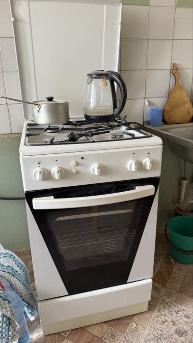 Продам газ плиту