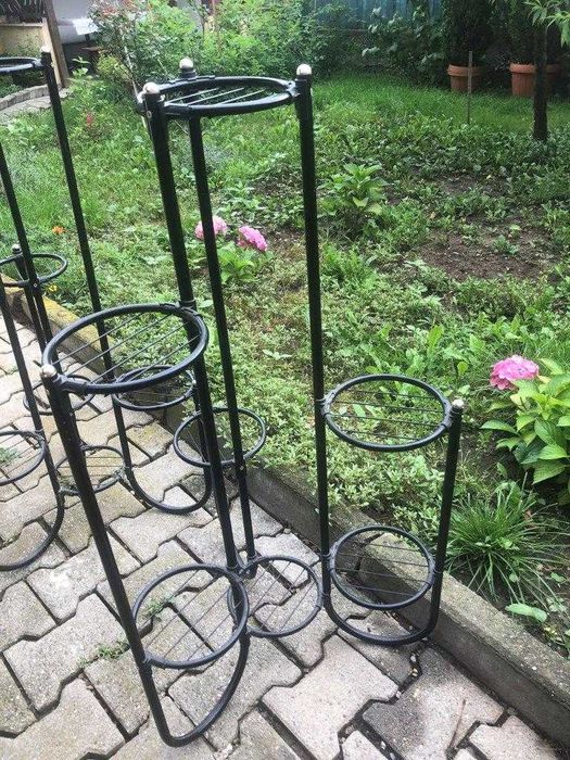 Etajere/ suport flori, 2 buc, cate 7 ghivece fiecare, metal, plastic