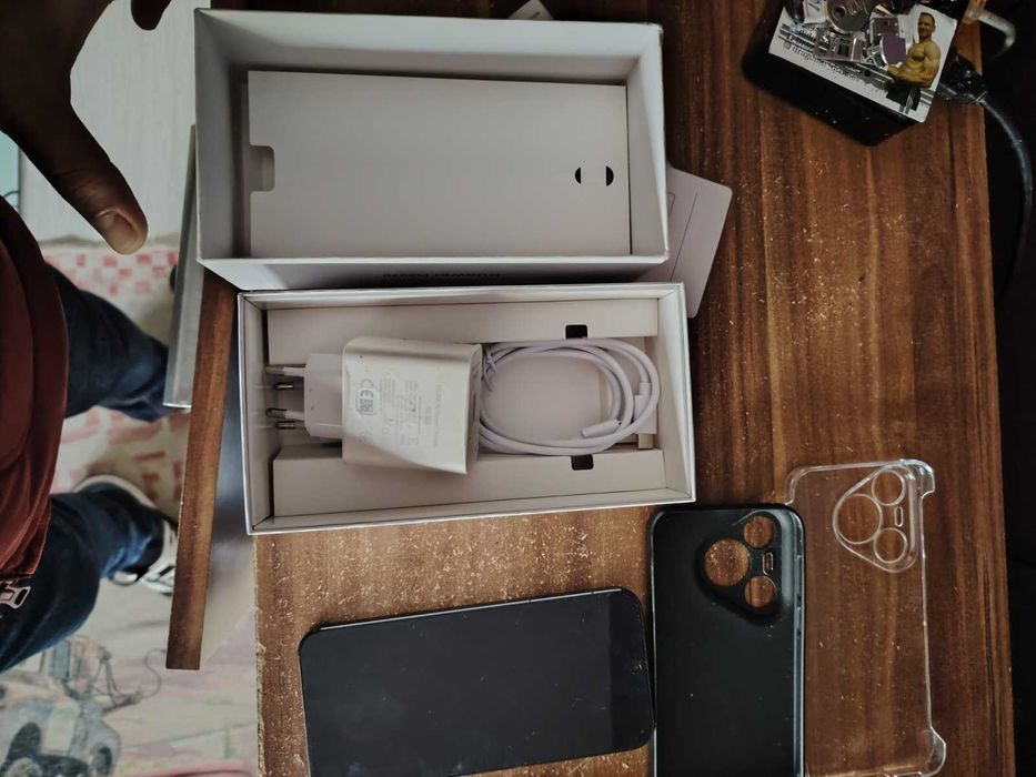 Продавам Huawei Pura70