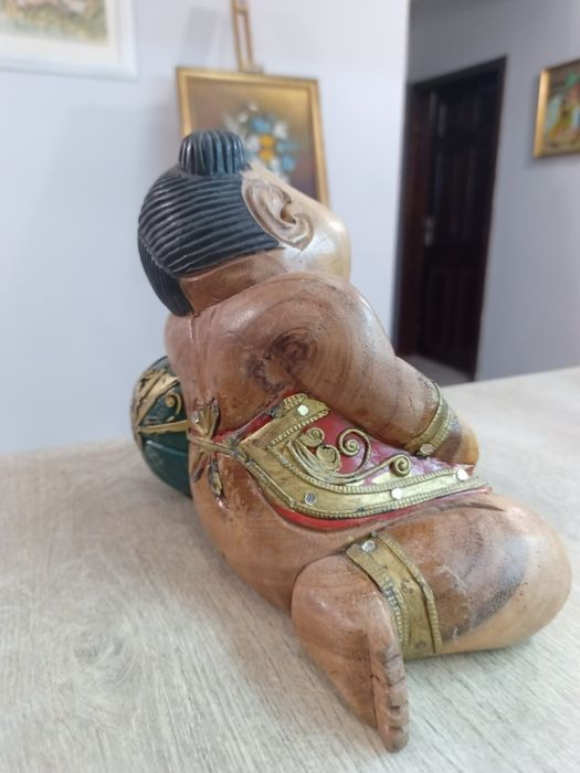 ексклузивна дървена скулптура: „детето на спокойствието“