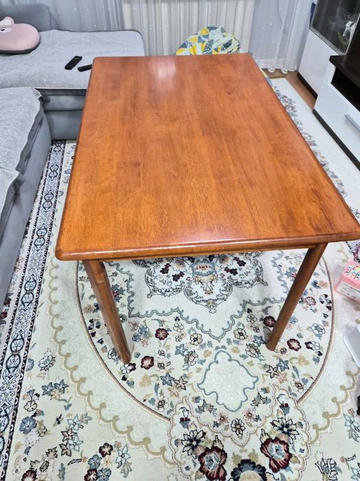 Деревянный стол кухонный