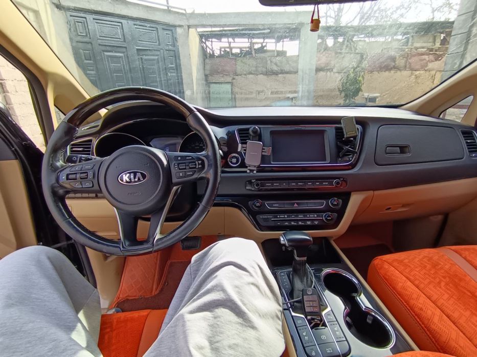 Продаю Kia Carnival 2020 года — Полная комплектация