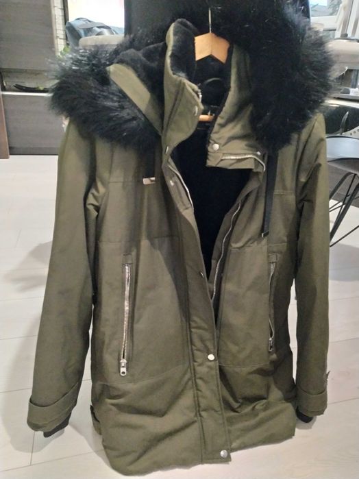 Зимна парка на Зара