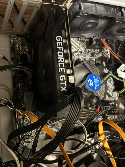 GTX 1660 Ti  продавам