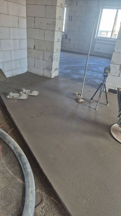 Стяжка.  Полусухая стяжка званите