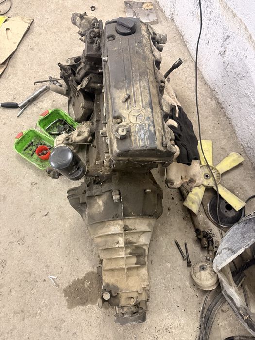 Матор мерседес 102 каропка 4 ступка дозатор трямблор