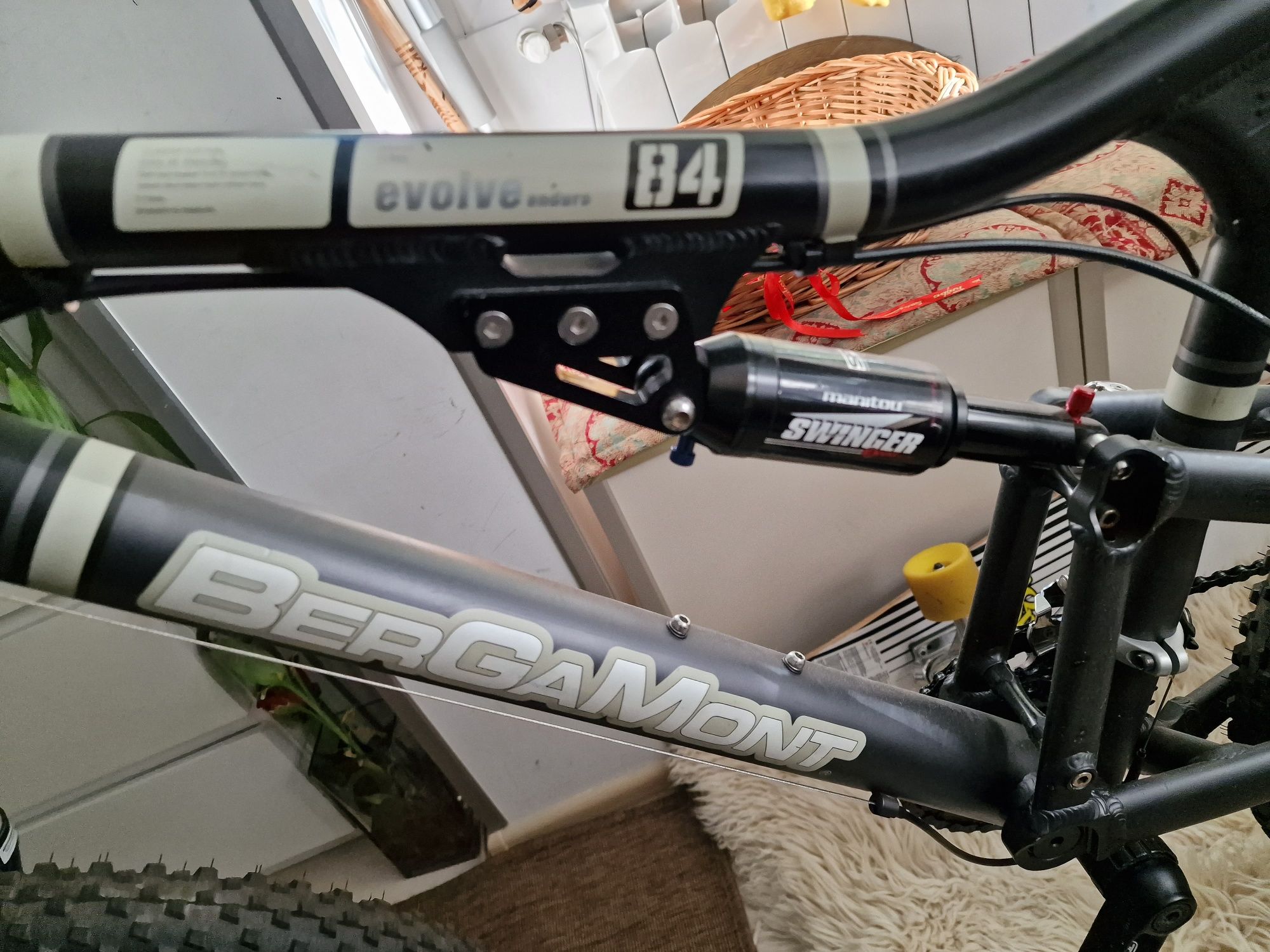 Bicicletă enduro Bergamot Evolve 84