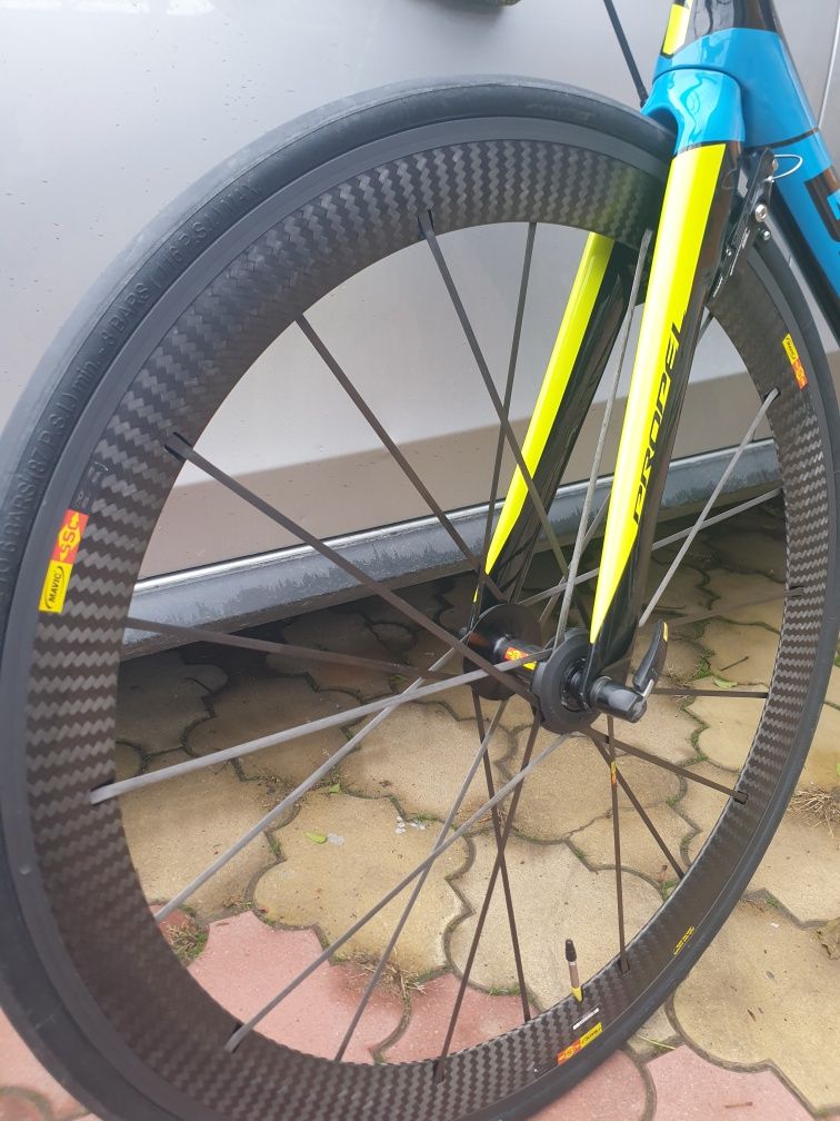 Cursiera carbon GIANT Propel Advanced Pro /Ultegra/Mavic Cosmic SLR