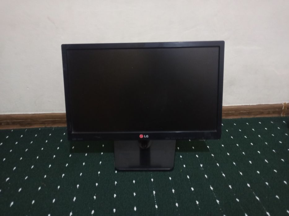 мониторы 19" два штука