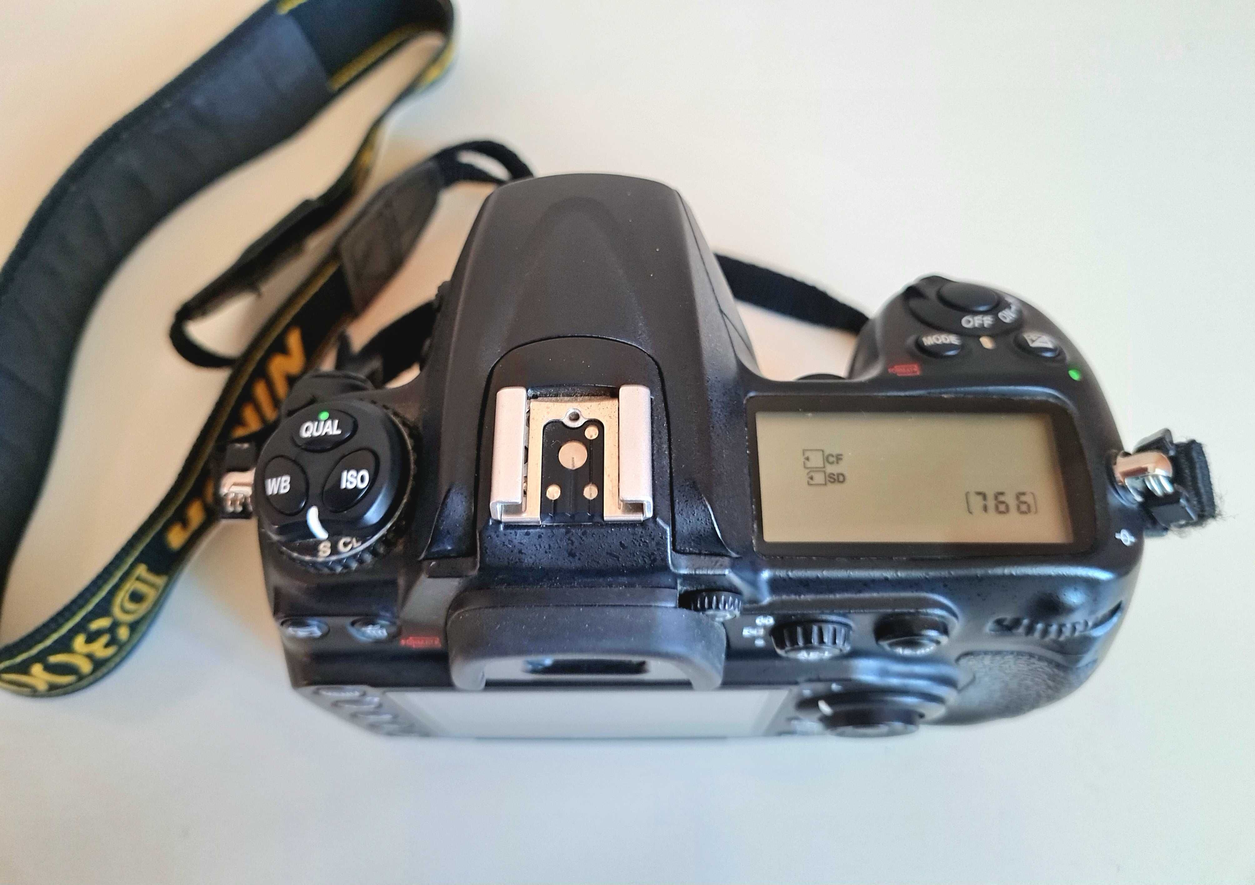 Nikon D300s, DX, 12,3MPx, carduri CF+SD, curea suplimentară cadou