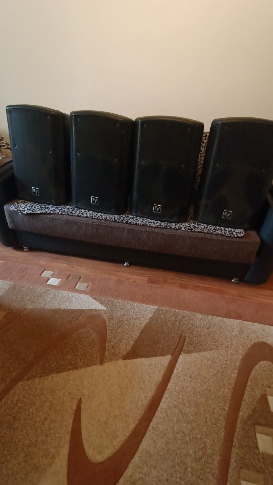 Vând 4 boxe Ev,zx5.