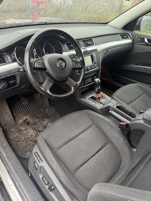 Skoda superb 2 facelift usor avariata