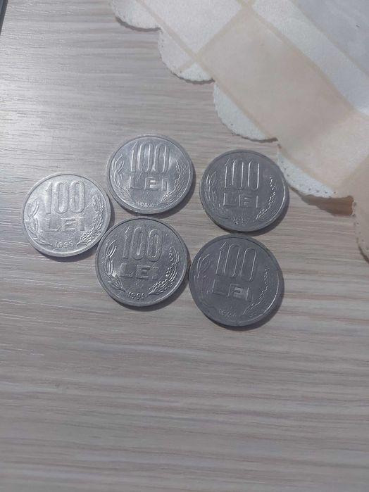 Vand lot medalie comemorativa si 5 monede de 100 de lei