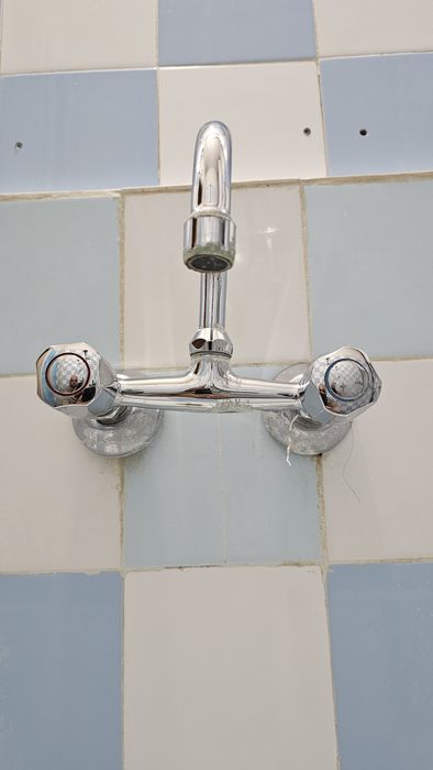 Продавам водопроводни батерии