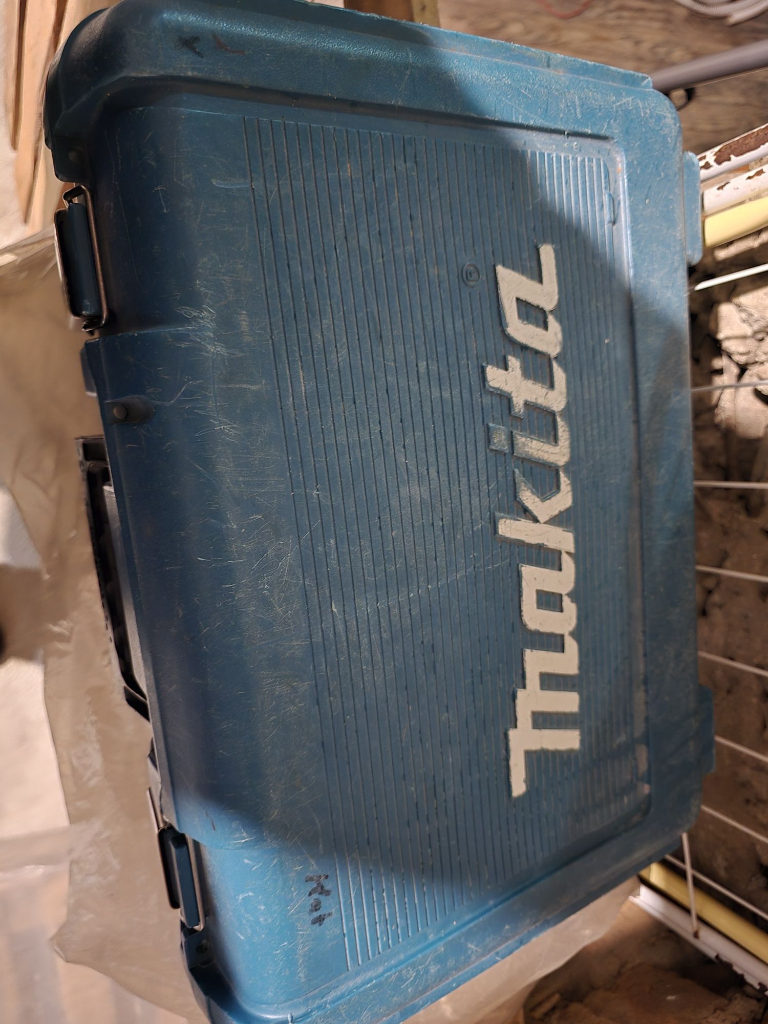 Винтовер    Makita